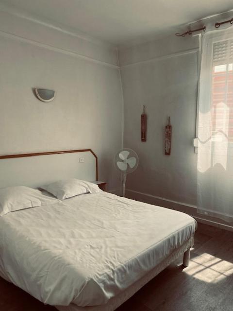 Hotel De Normandie อาเมียงส์ ภายนอก รูปภาพ